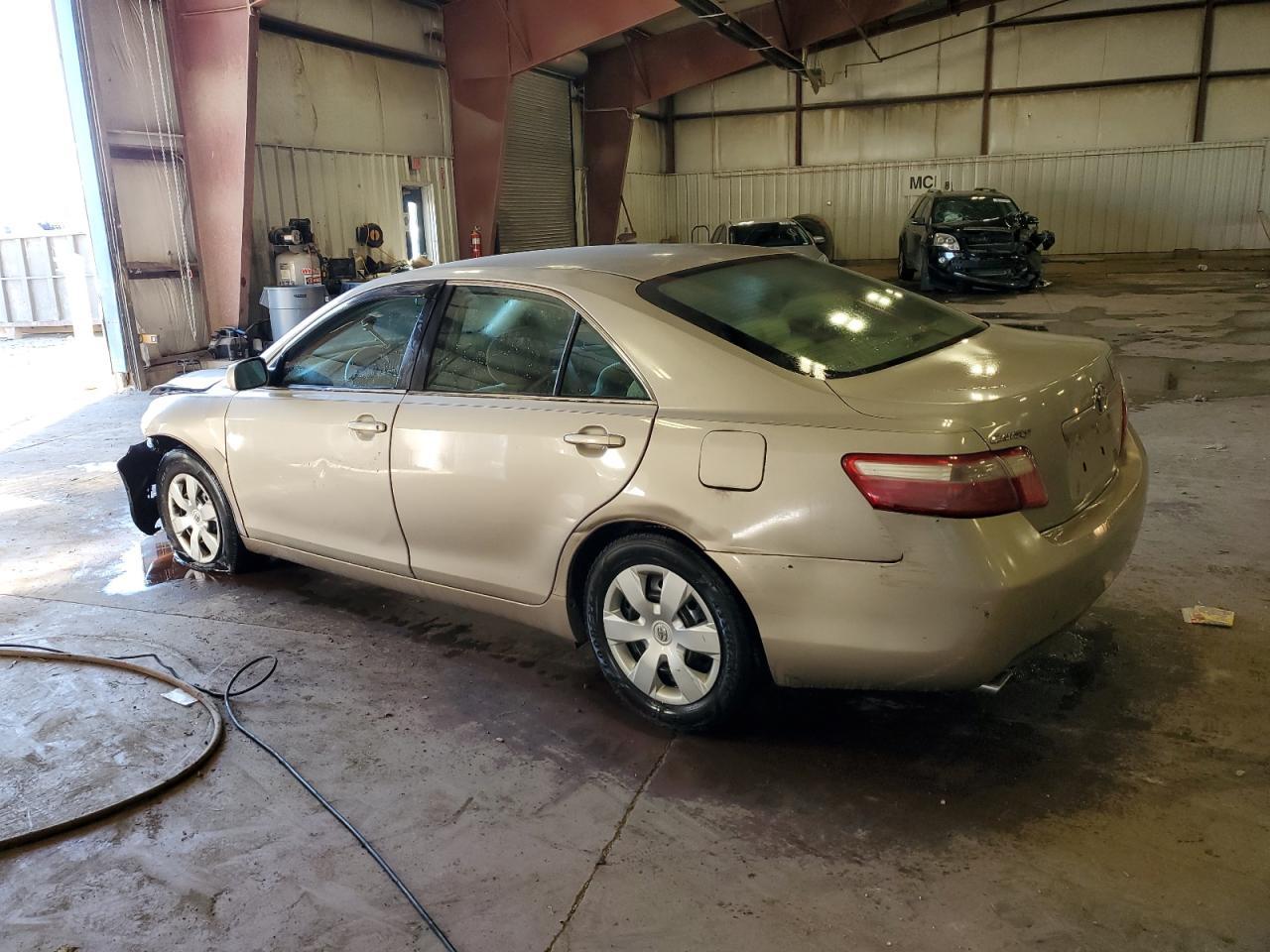2007 Toyota Camry Le - Image 2