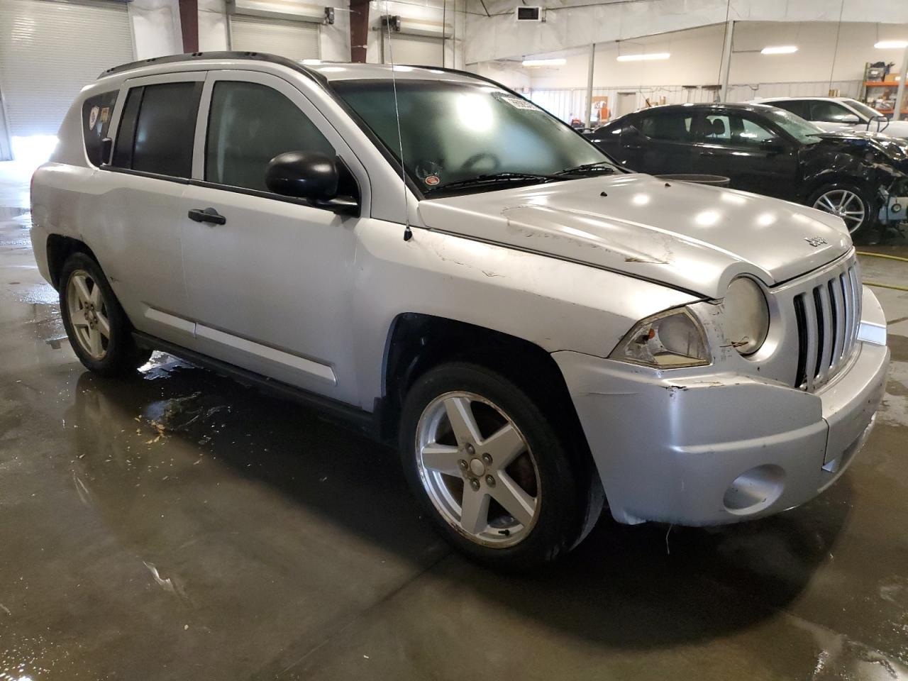 2007 Jeep Compass Limited - Image 4