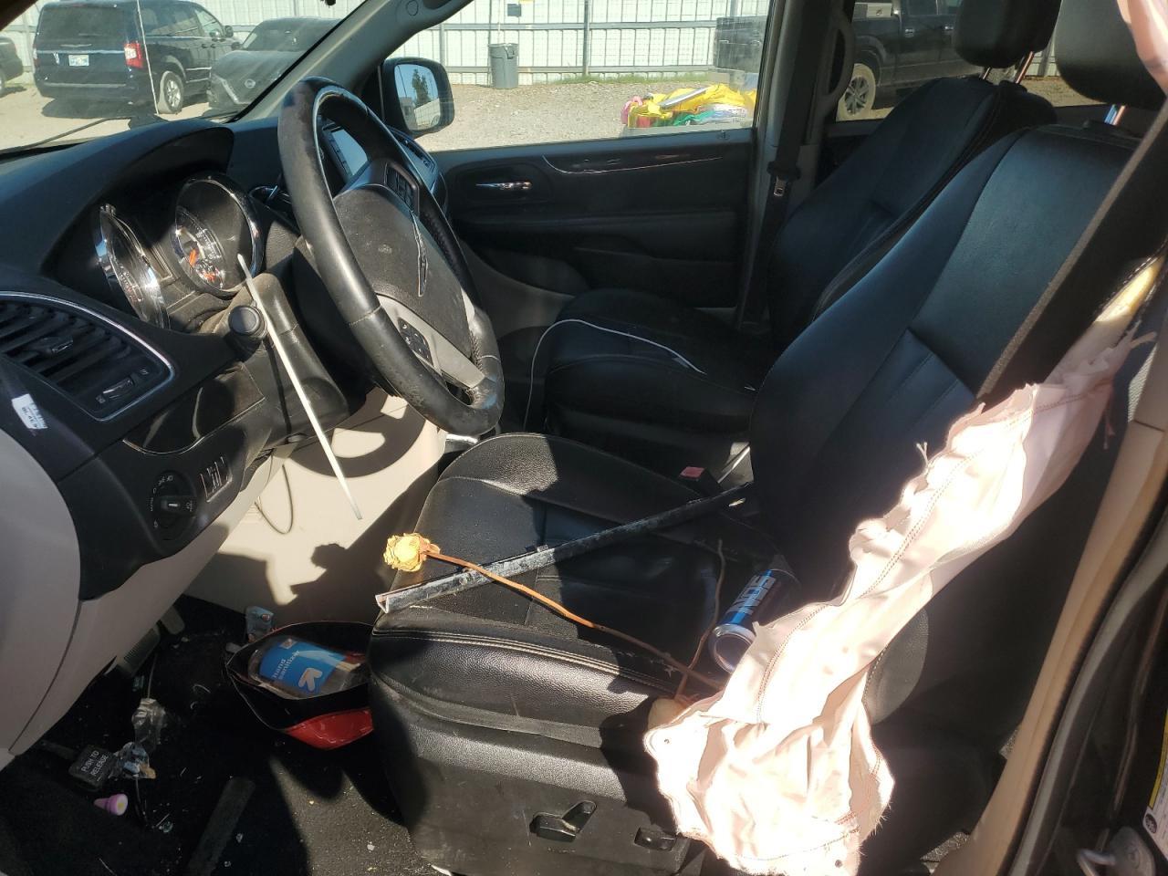 2014 Chrysler Town & Country Touring - Фото 7