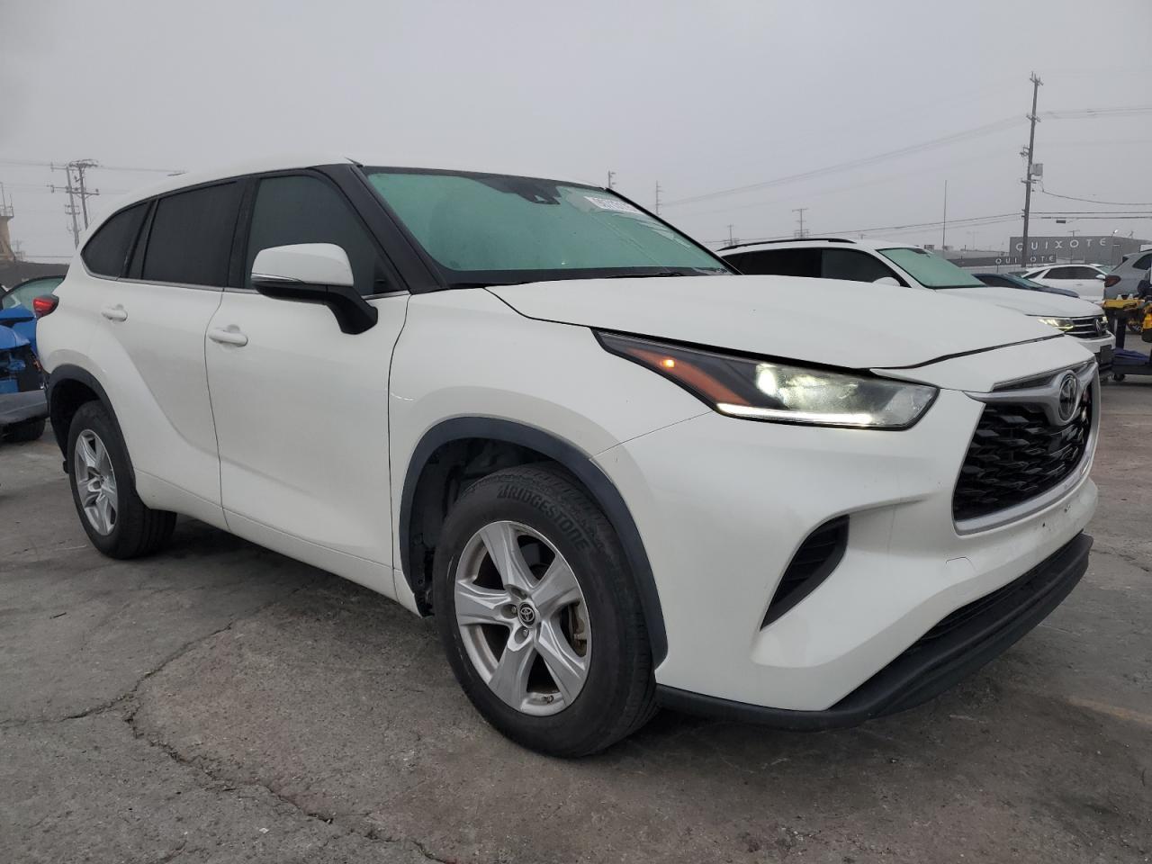 2021 Toyota Highlander L - Image 4