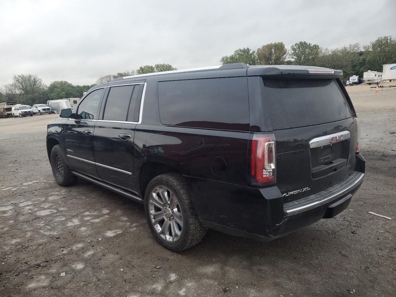 2019 GMC Yukon Xl Denali - Фото 2