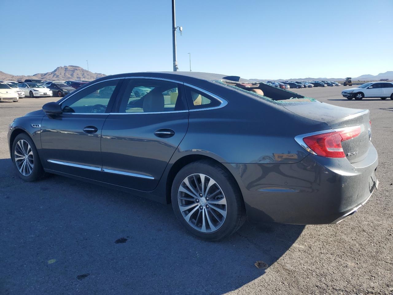 2017 Buick Lacrosse Premium - Фото 2