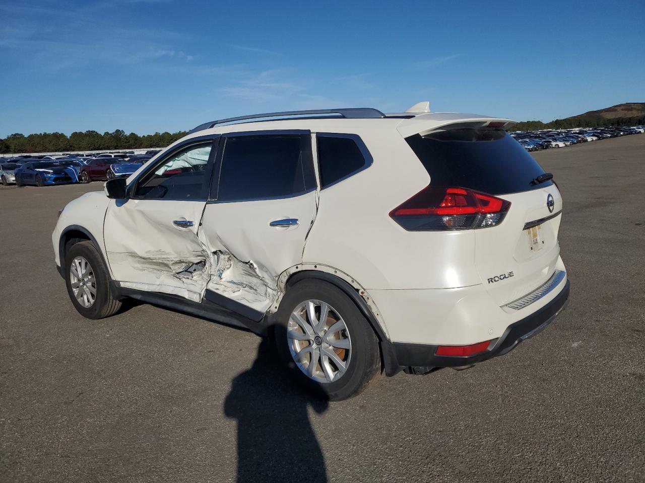 2019 Nissan Rogue S - Фото 2