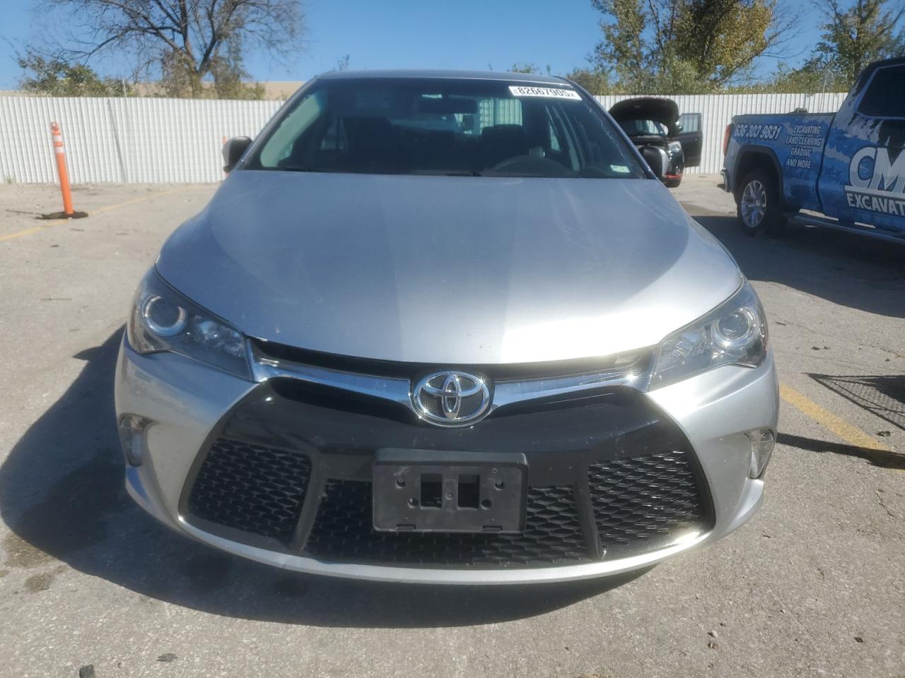 2015 Toyota Camry Le - Image 5