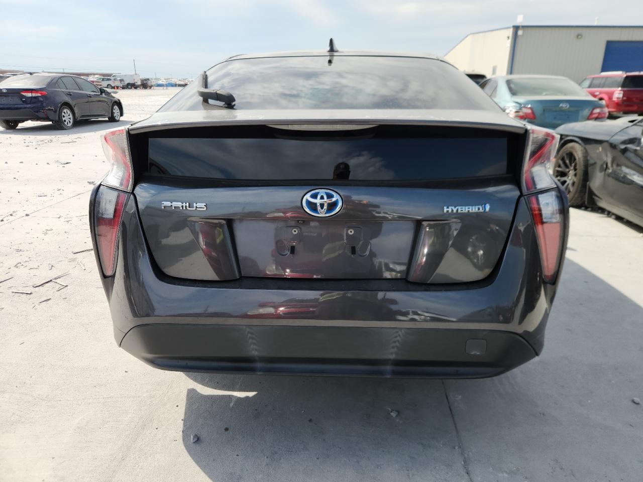 2016 Toyota Prius - Image 6