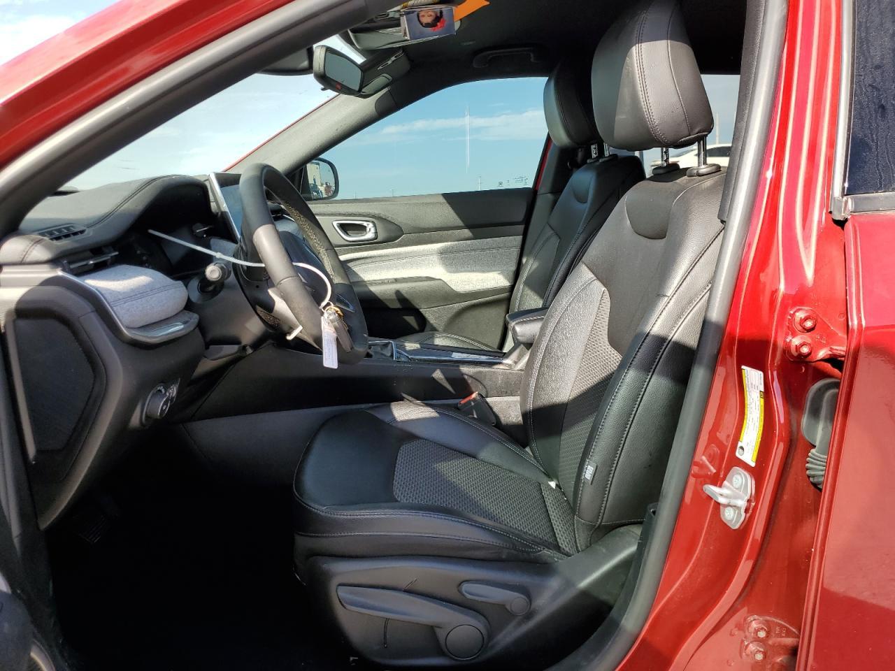 2024 Jeep Compass Latitude - Image 7