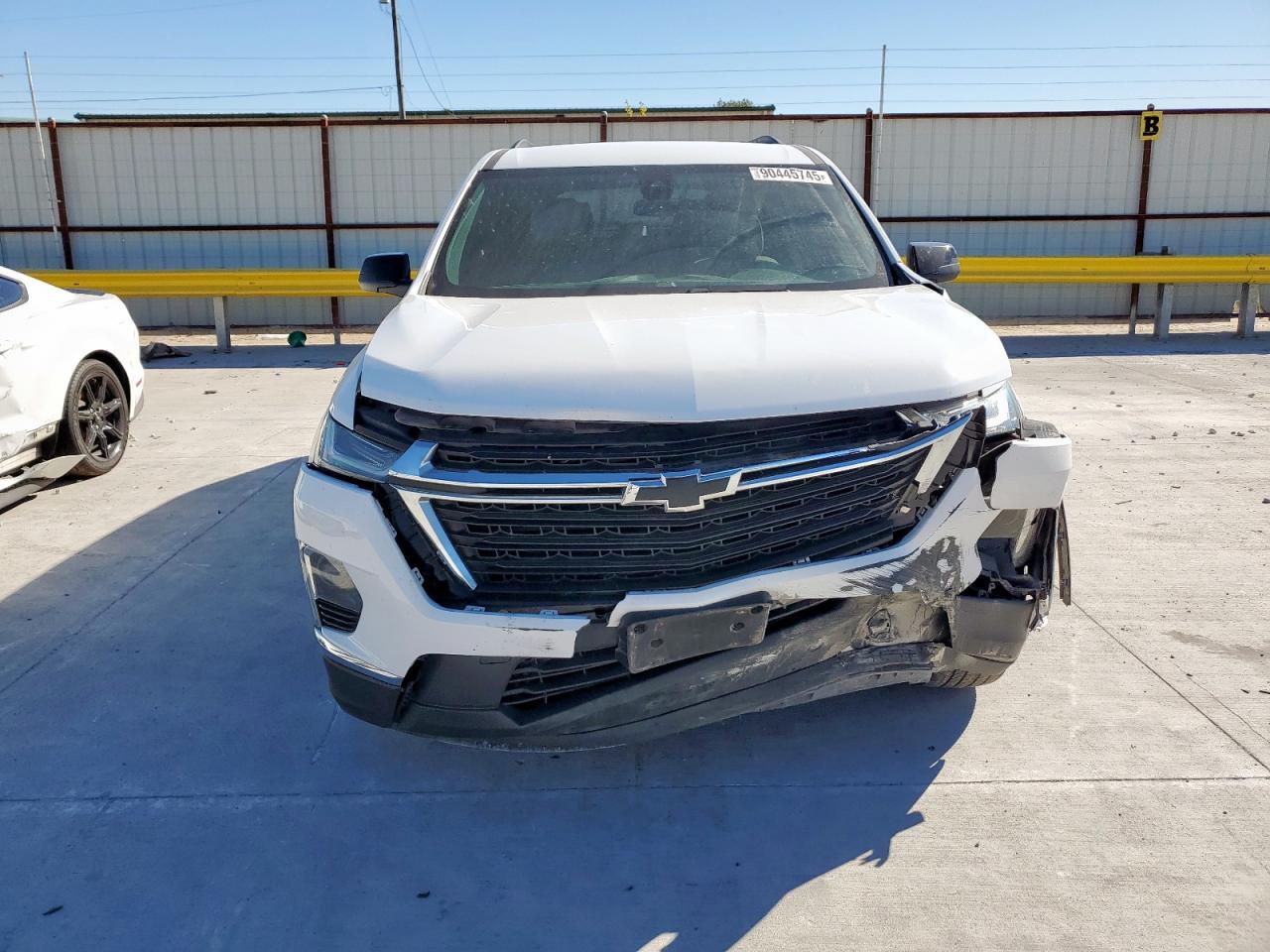 2022 Chevrolet Traverse Ls - Фото 5