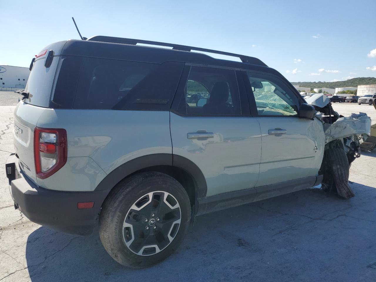 2021 Ford Bronco Sport Outer Banks - Image 3