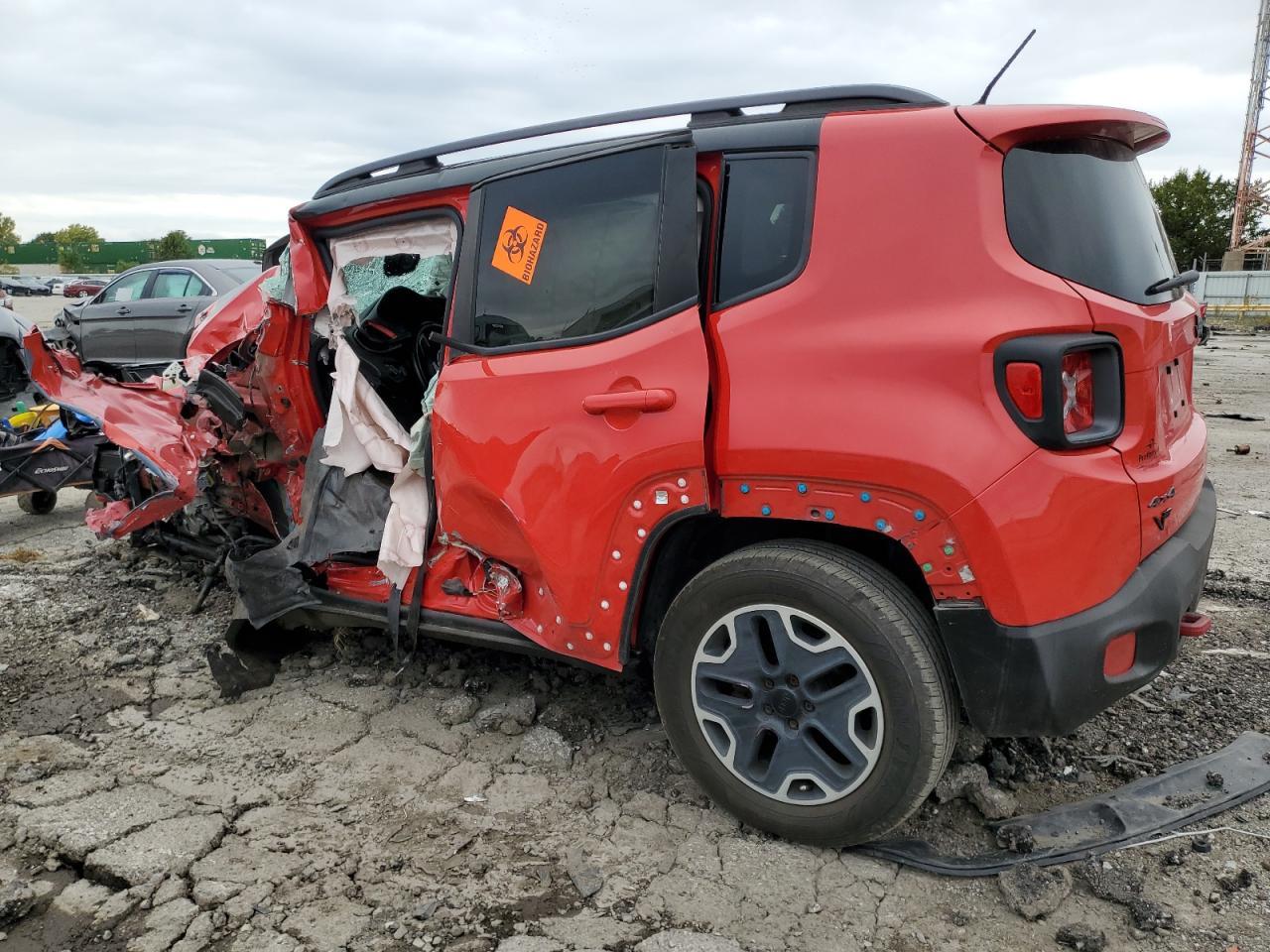 2015 Jeep Renegade Trailhawk - Фото 2