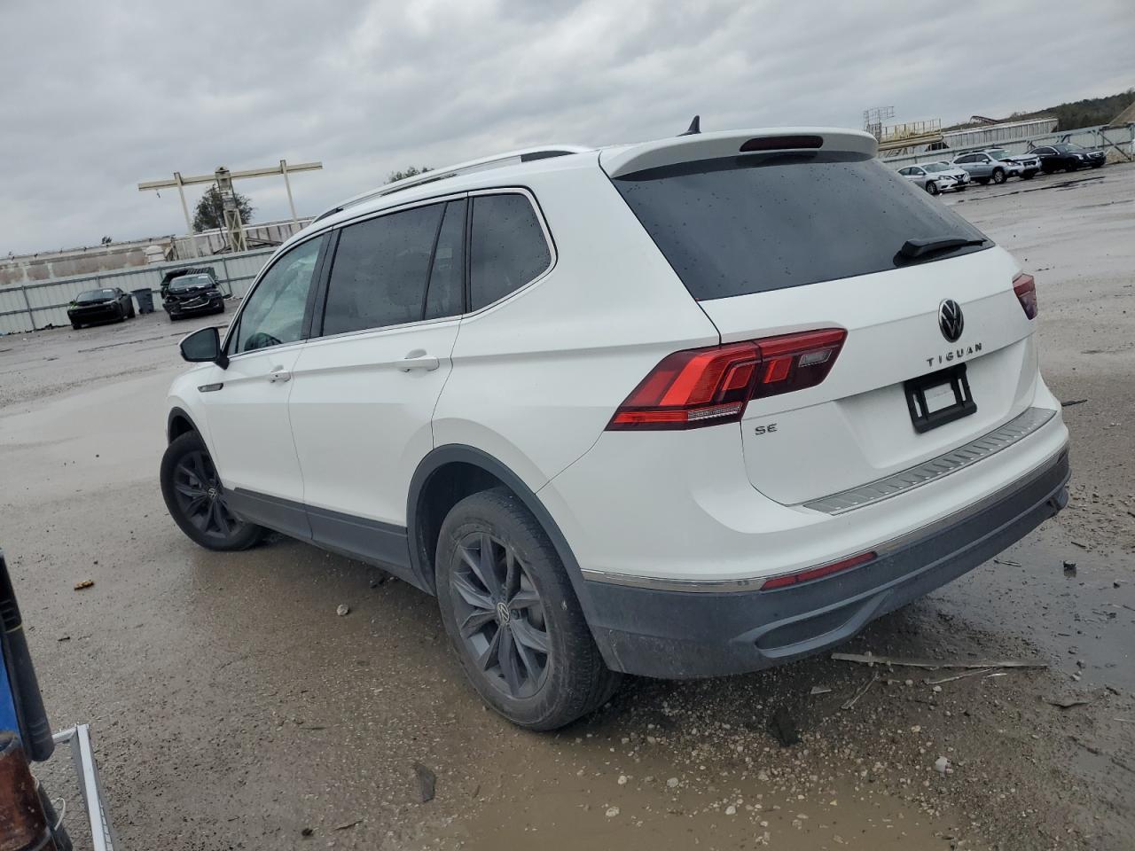 2022 Volkswagen Tiguan Se - Фото 2