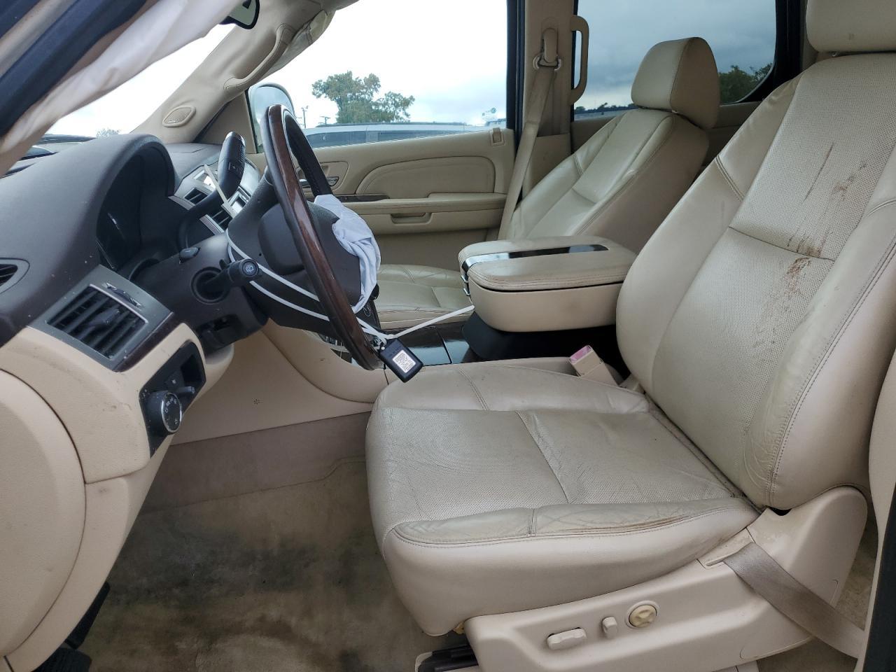2008 Cadillac Escalade Luxury - Image 7