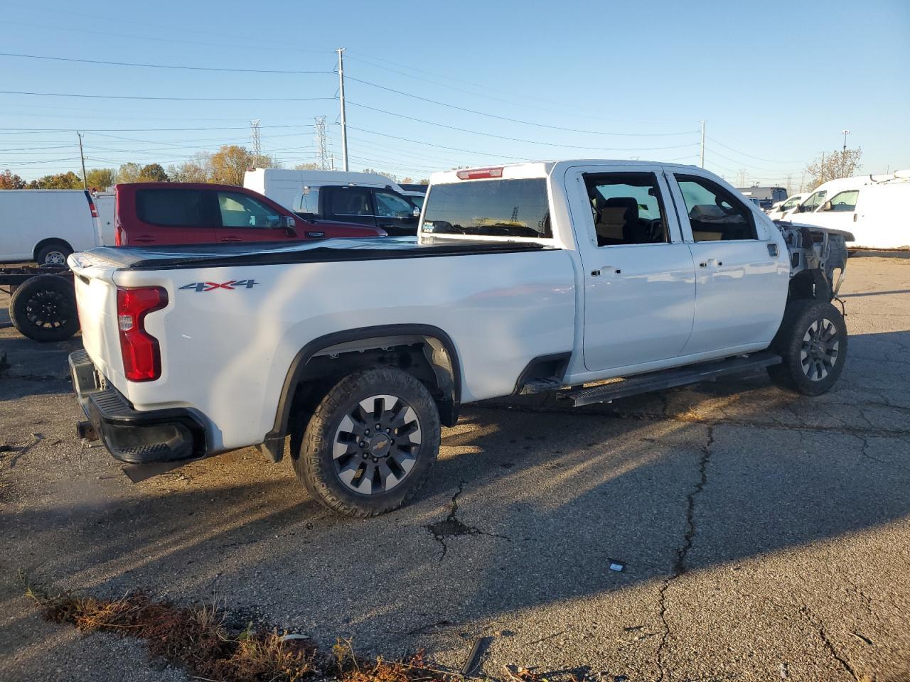 2021 Chevrolet Silverado K2500 Custom - Фото 3