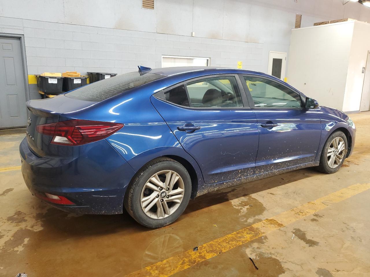 2019 Hyundai Elantra Sel - Image 3