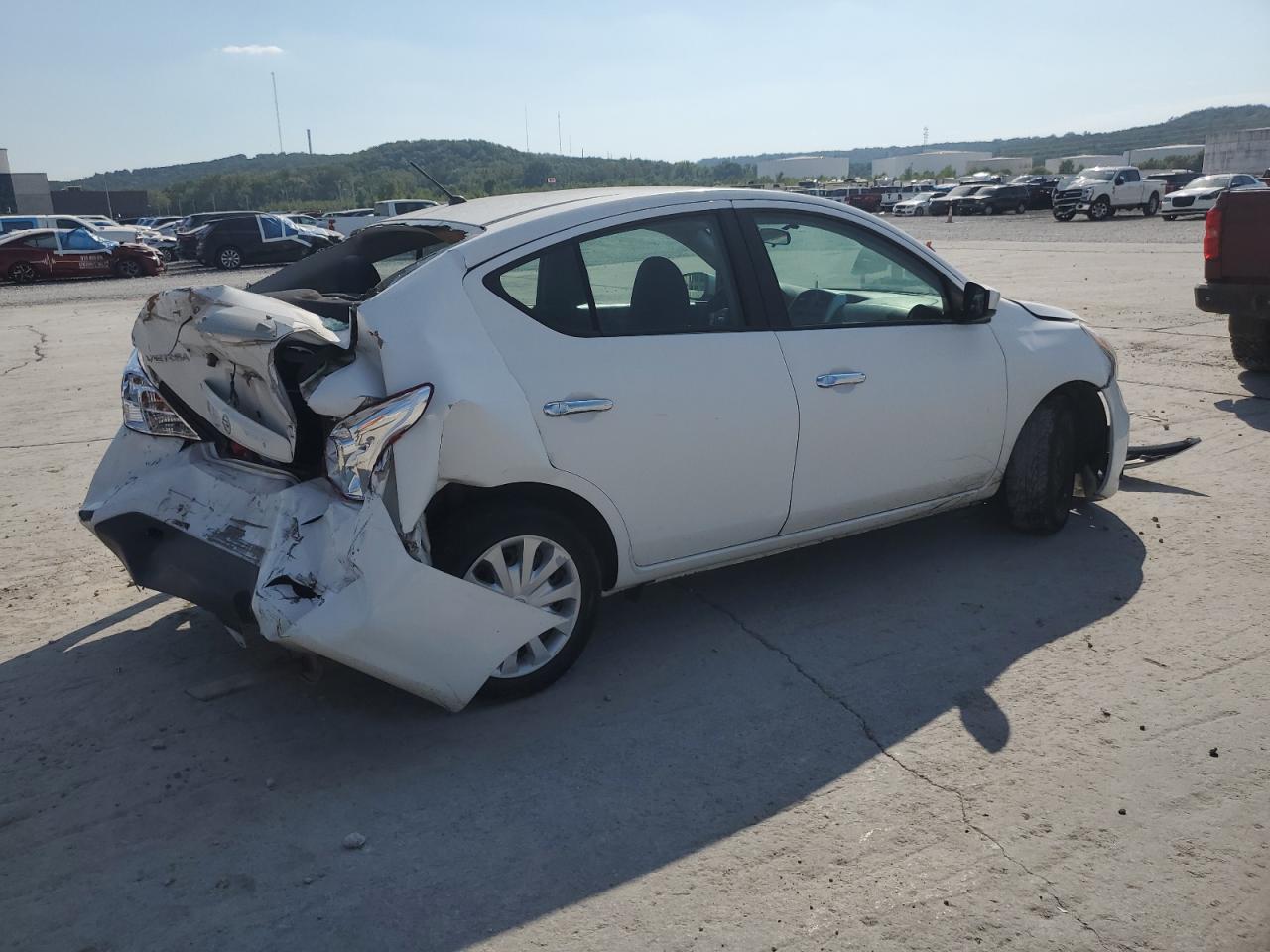 2019 Niss Versa Sv - Image 3