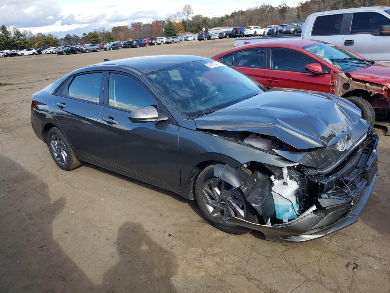 2025 Hyundai Elantra Blue - Image 4