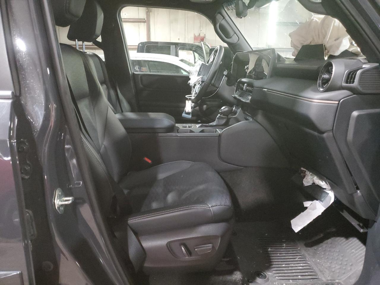 2025 Toyota Land Cruiser Base - Фото 7