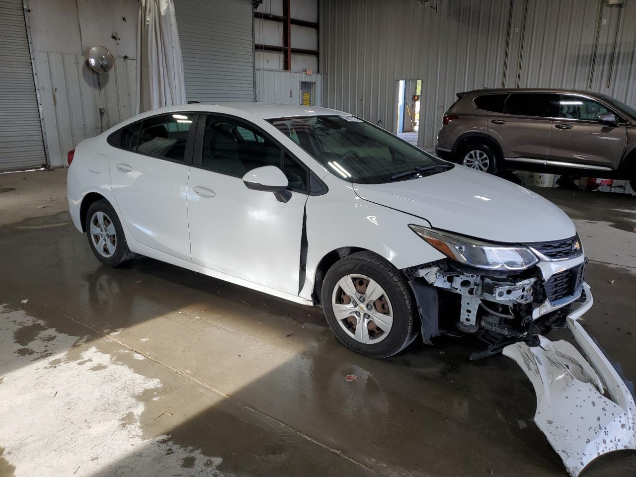 2018 Chevrolet Cruze Ls - Фото 4