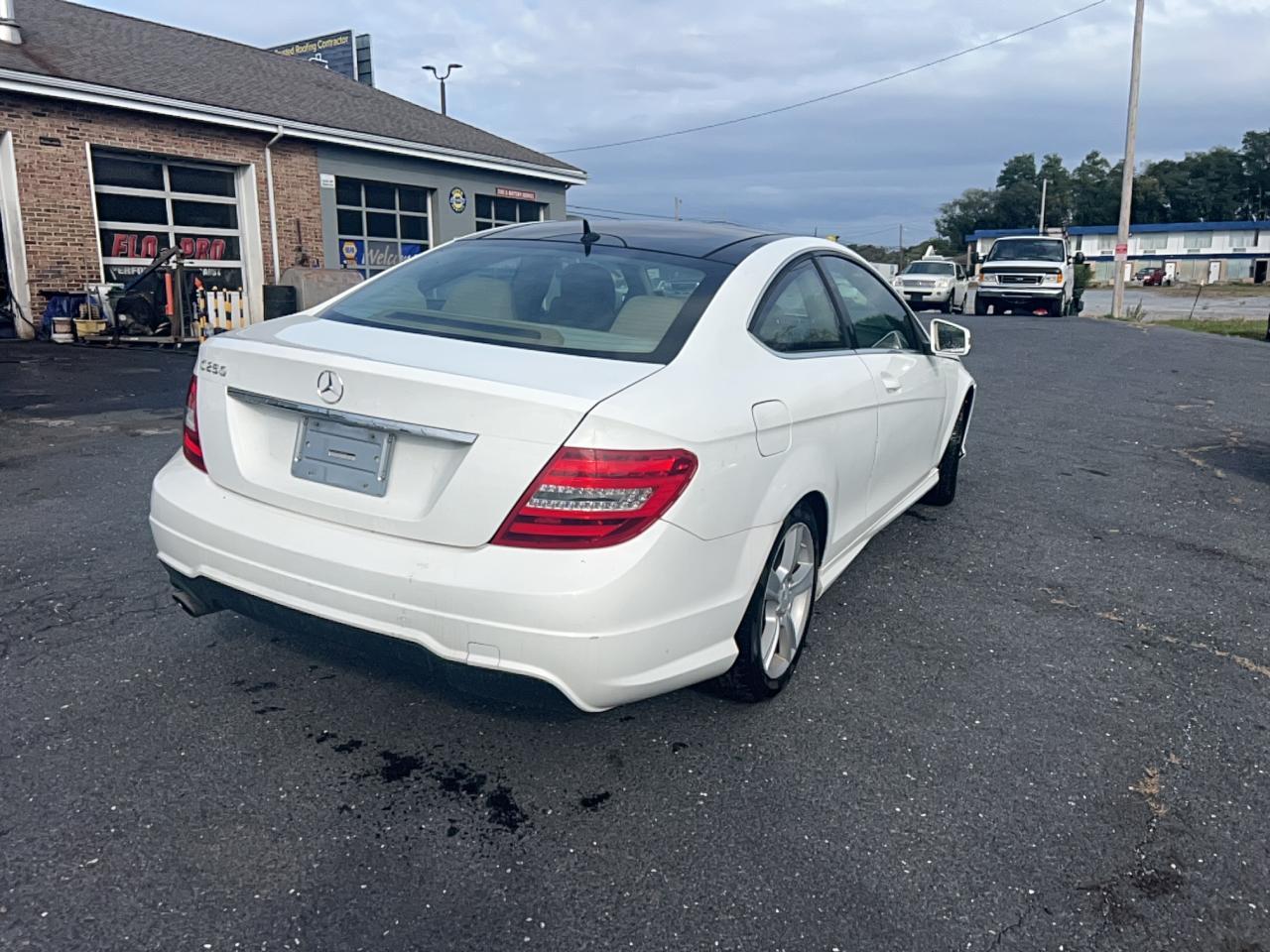 2014 Mercedes-Benz C 250 - Фото 4