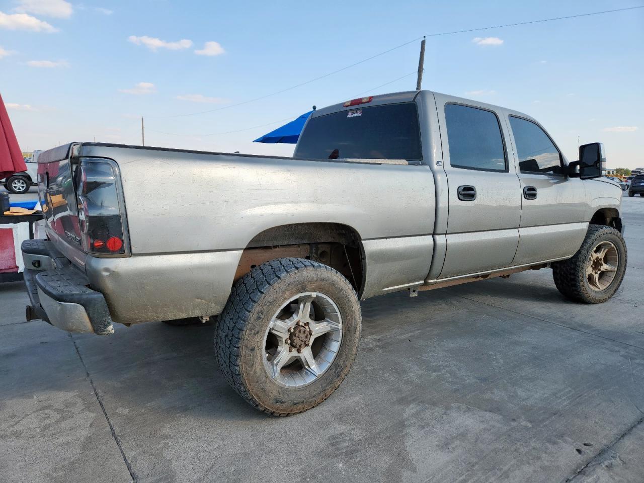 2003 Chevrolet Silverado C2500 Heavy Duty - Фото 3