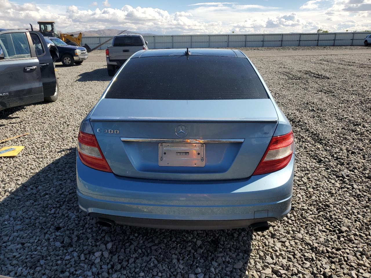 2010 Mercedes-Benz C 300 - Фото 6