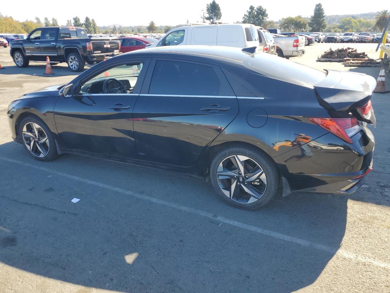 2023 Hyundai Elantra Limited - Image 2