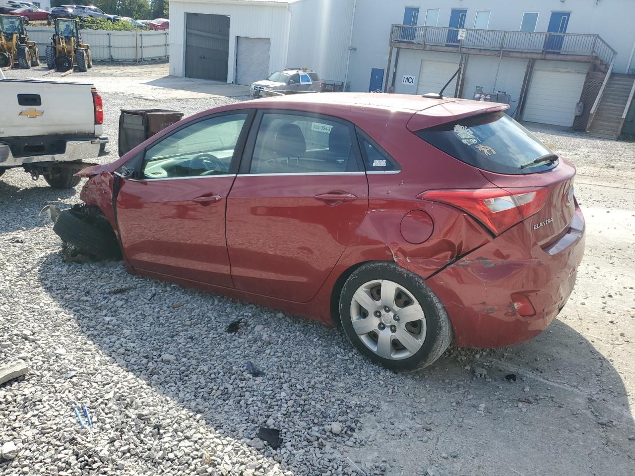 2017 Hyundai Elantra Gt - Image 2