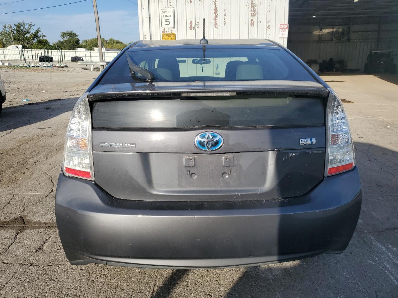 2011 Toyota Prius - Фото 6