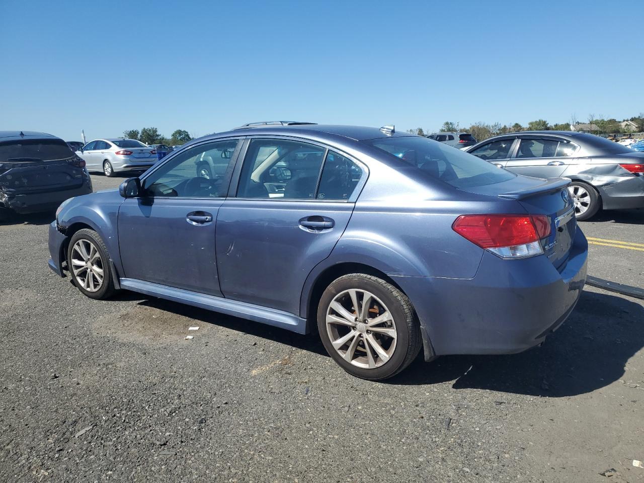 2014 Subaru Legacy 2.5I Premium - Фото 2