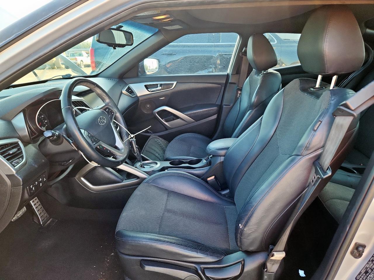 2016 Hyundai Veloster - Фото 7