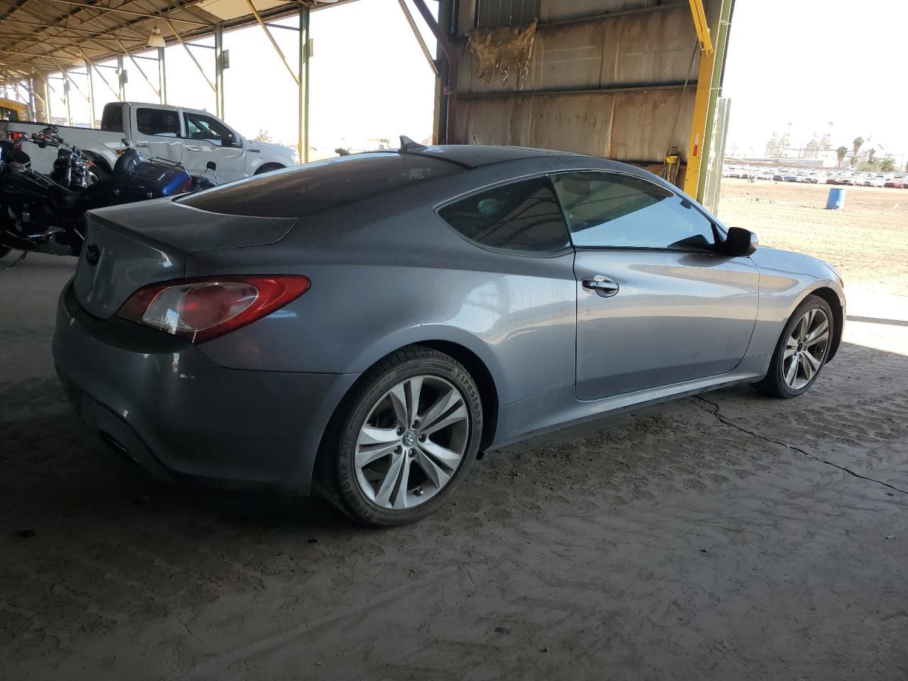 2012 Hyundai Genesis Coupe 2.0T - Фото 3