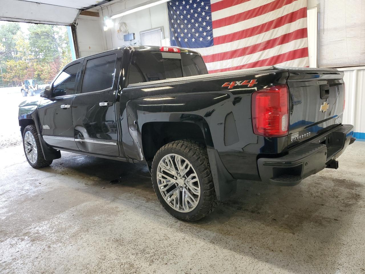 2018 Chevrolet Silverado K1500 High Country - Фото 2