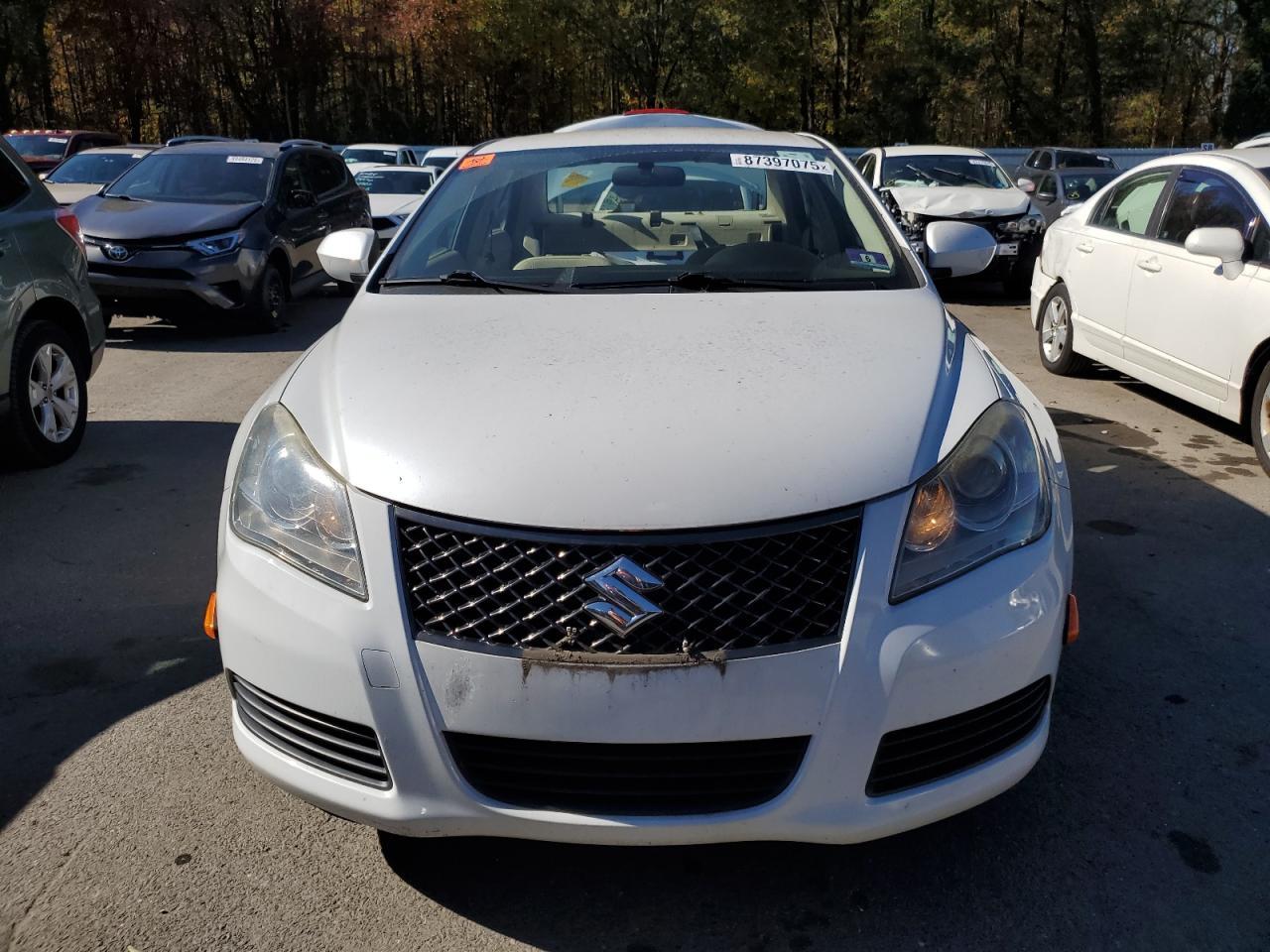 2010 Suzuki Kizashi S - Фото 5