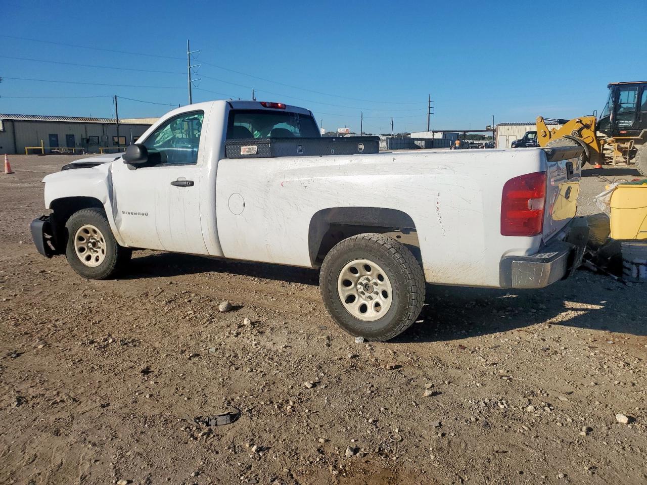 2011 Chevrolet Silverado C1500 - Фото 2