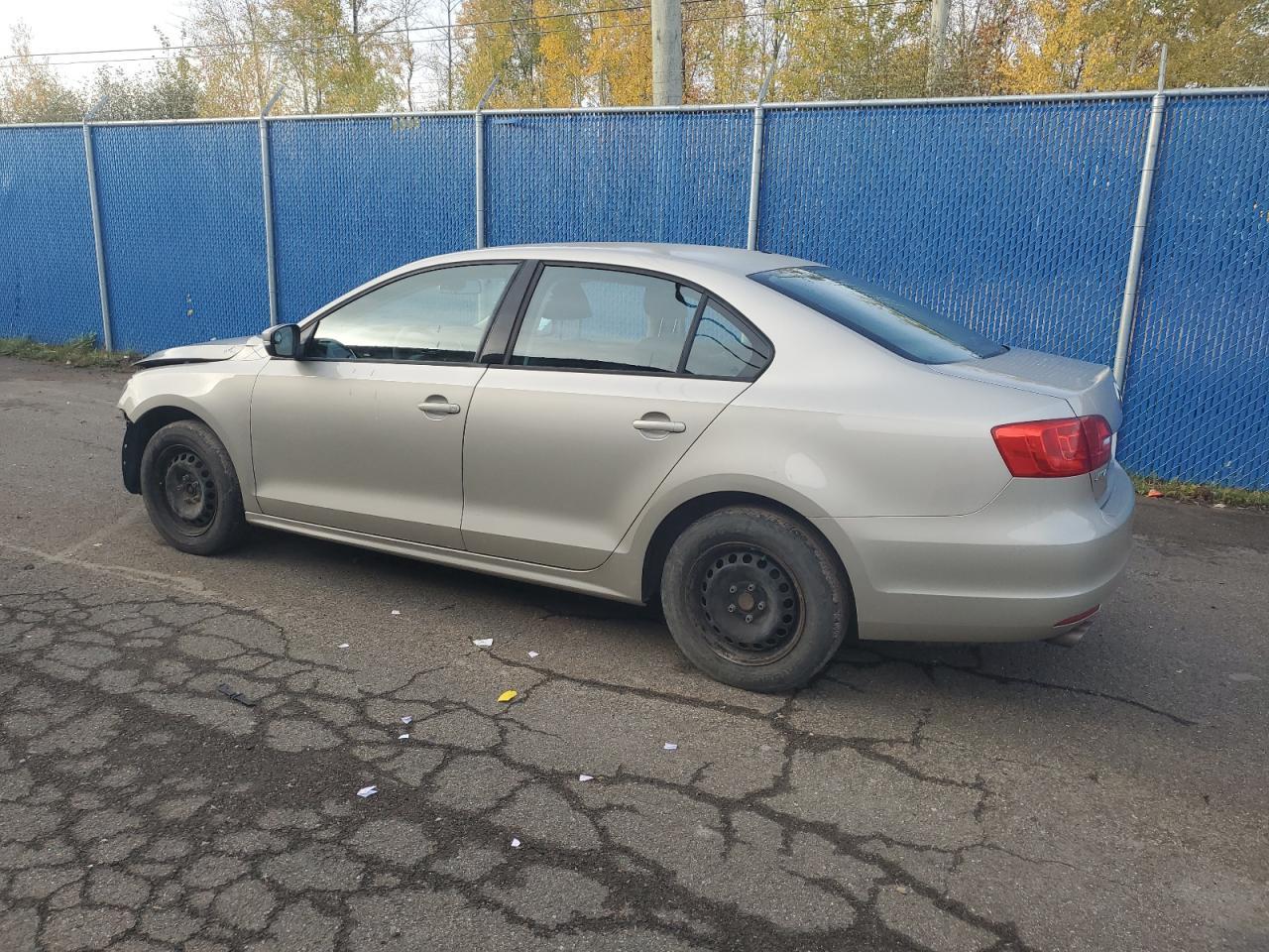 2014 Volkswagen Jetta Base - Image 2