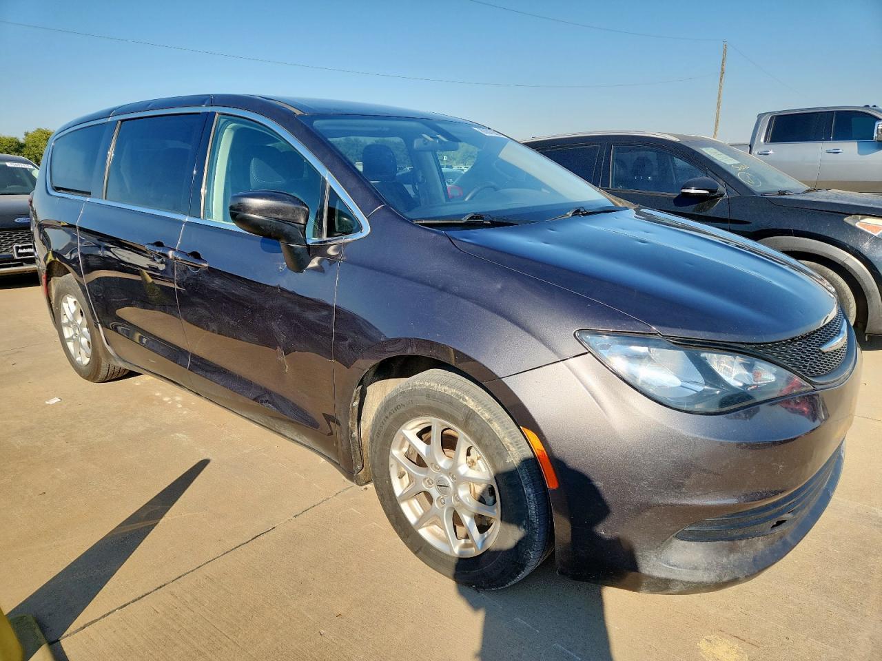 2022 Chrysler Voyager Lx - Фото 4