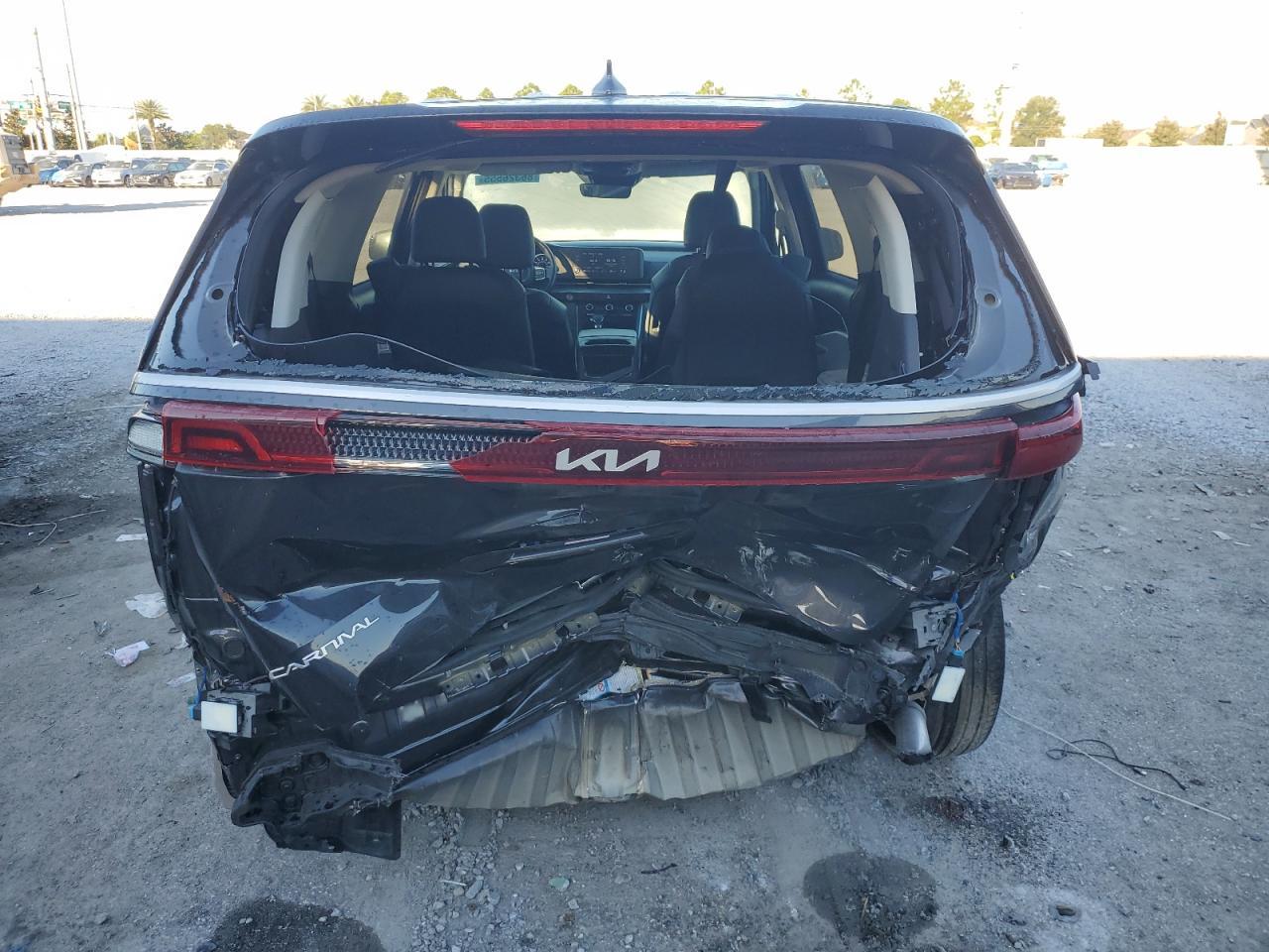 2024 Kia Carnival Lx - Image 6