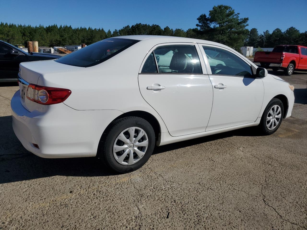 2013 Toyota Corolla Base - Фото 3