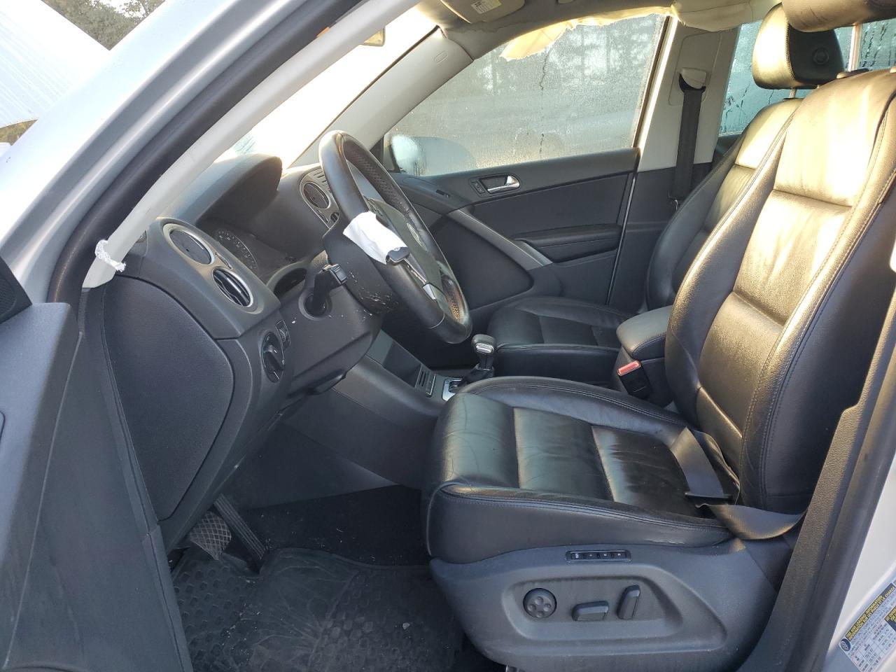 2009 Volkswagen Tiguan S - Image 7