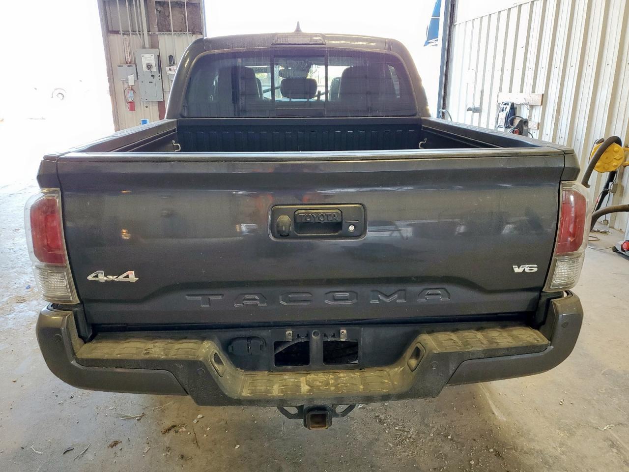 2023 Toyota Tacoma Double Cab - Image 6