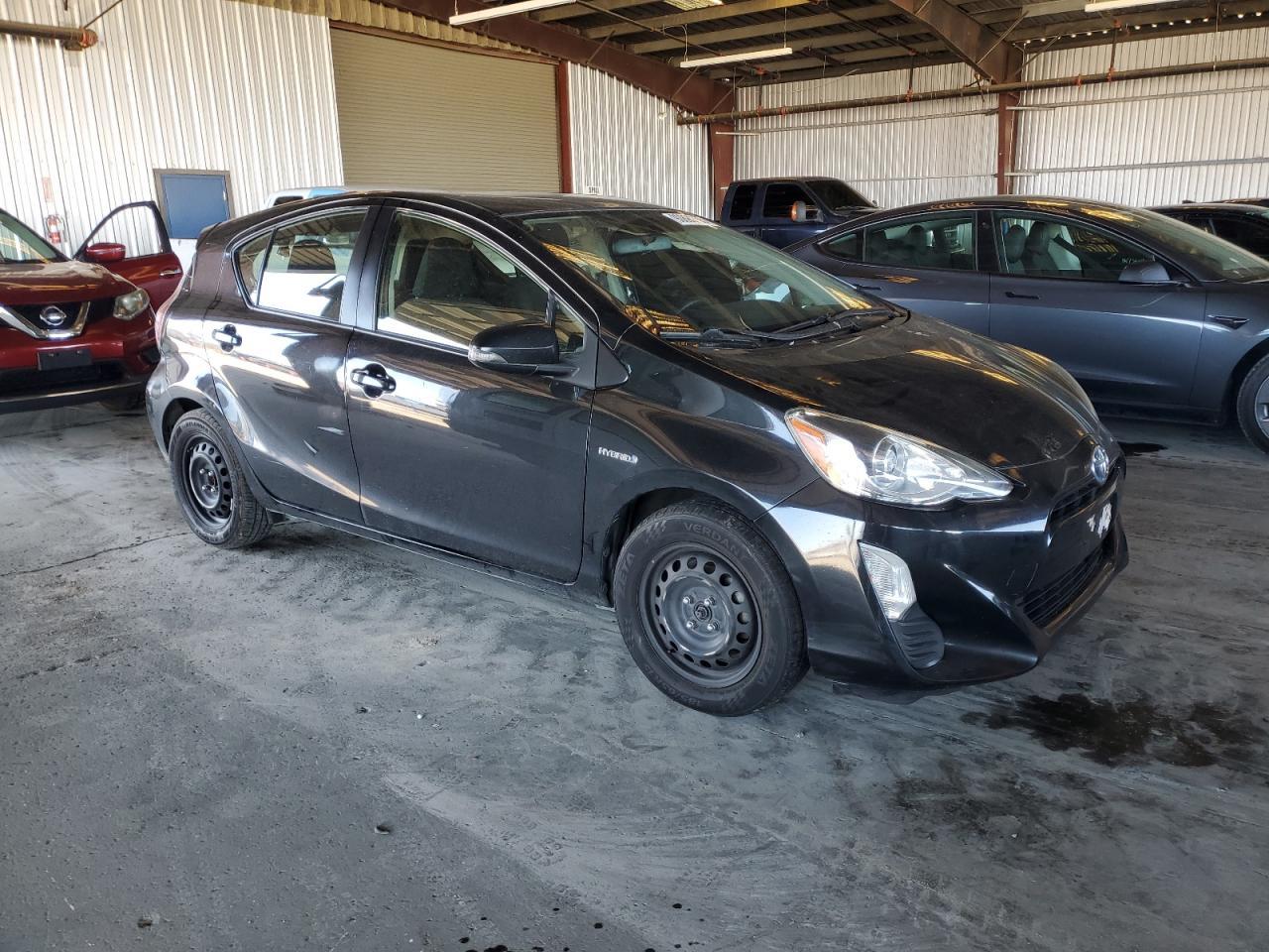 2016 Toyota Prius C - Фото 4
