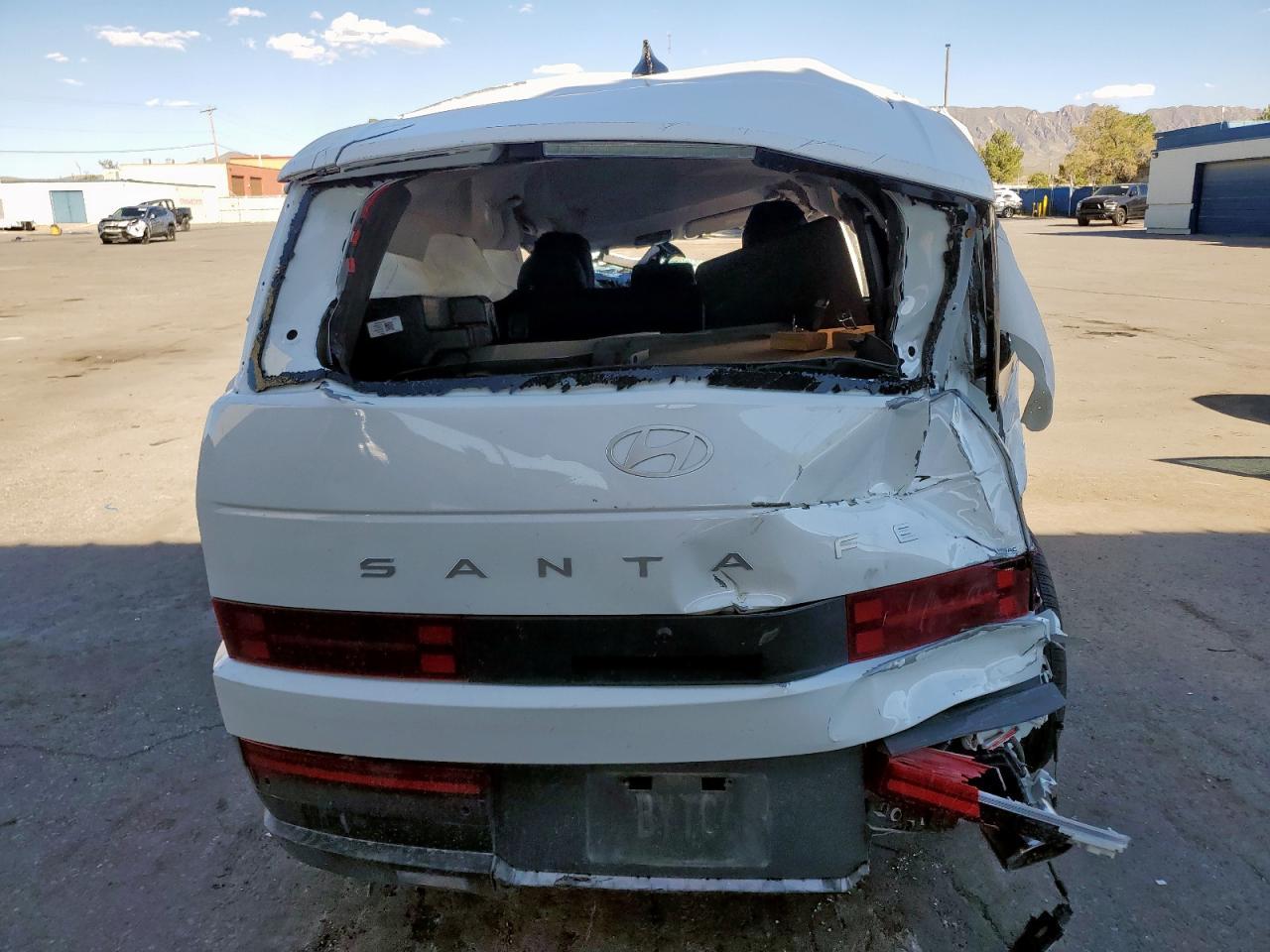 2024 Hyundai Santa Fe Se - Image 6