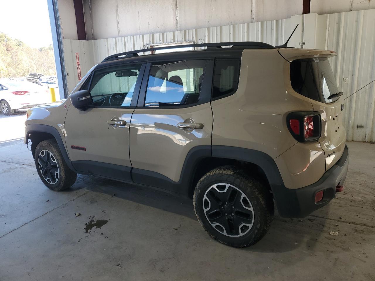 2016 Jeep Renegade Trailhawk - Фото 2