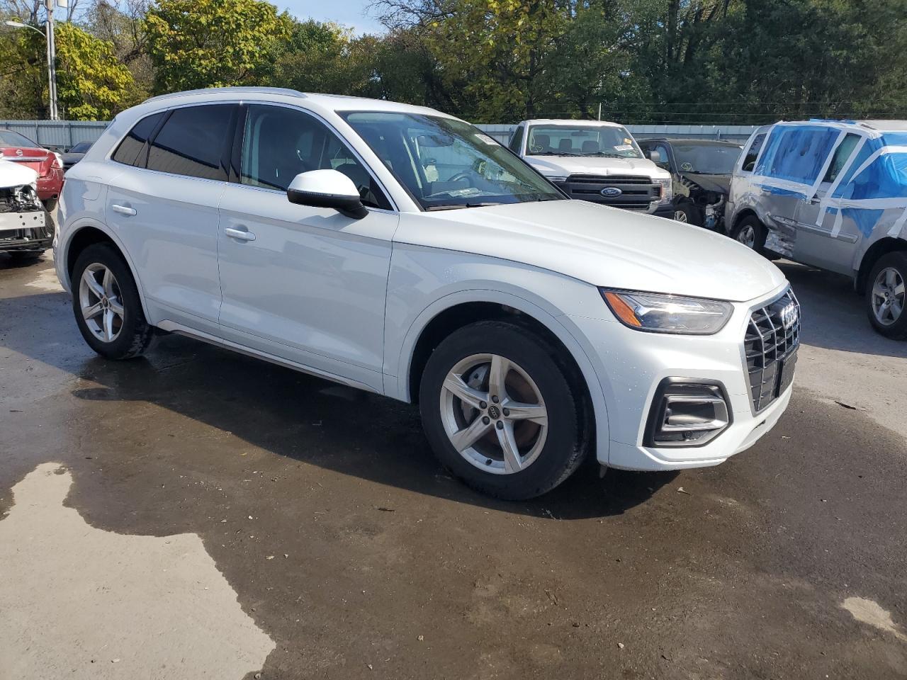 2023 Audi Q5 Premium 40 - Image 4