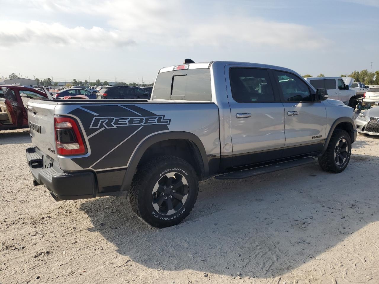 2020 Ram 1500 Rebel - Фото 3