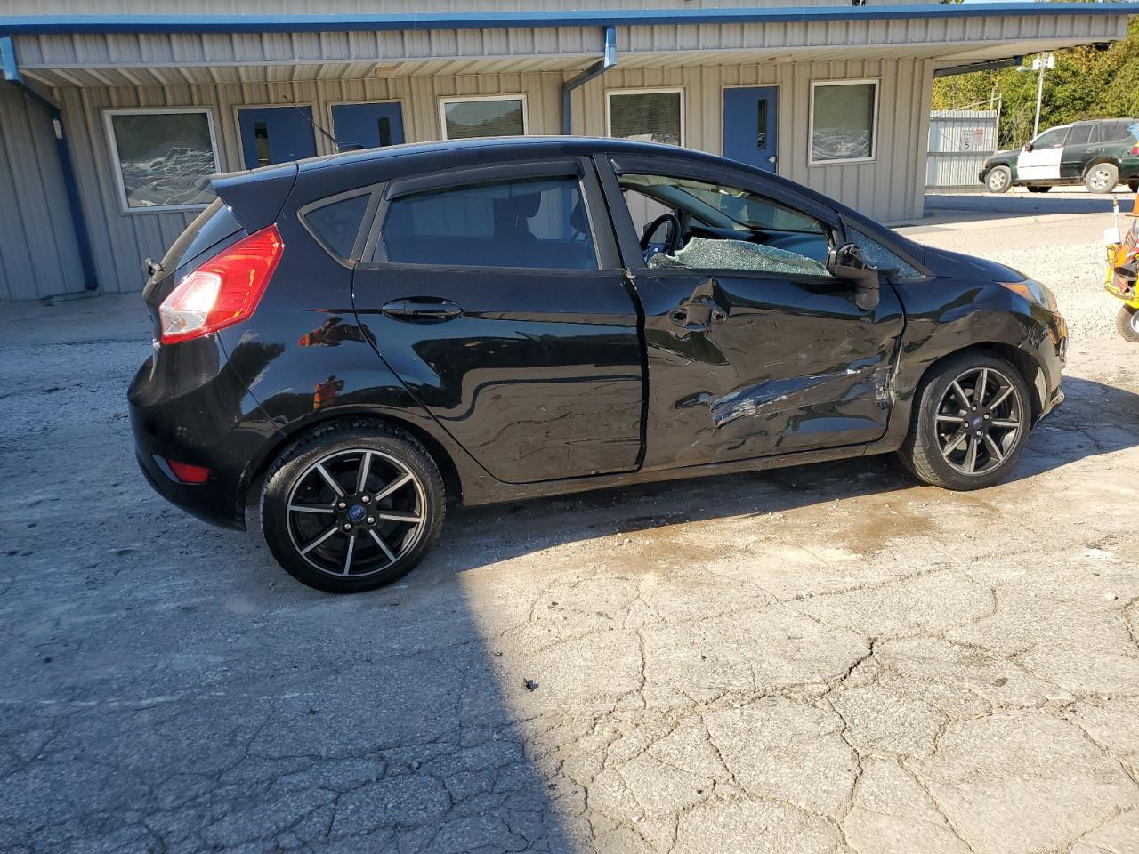 2018 Ford Fiesta Se - Фото 3
