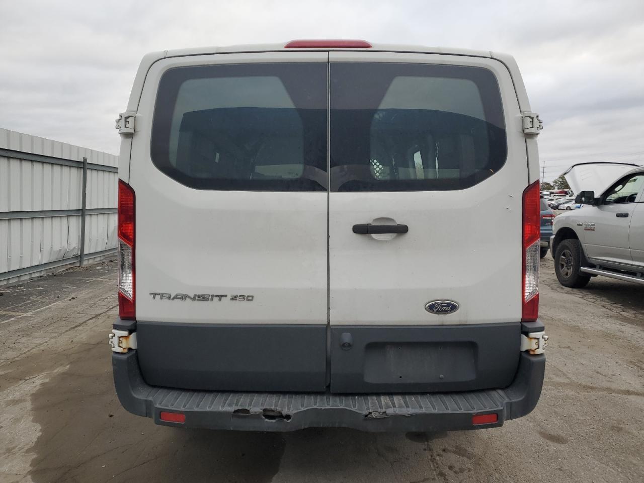 2016 Ford Transit 250 Delivery Van - Фото 6