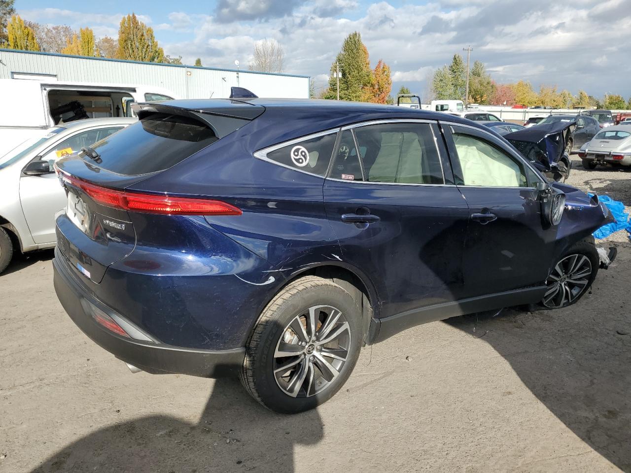 2021 Toyota Venza Le - Image 3