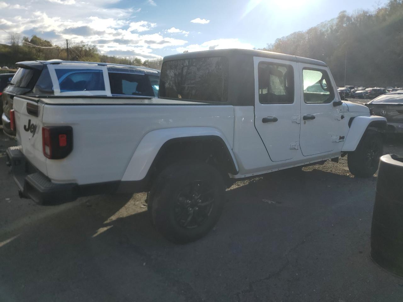 2022 Jeep Gladiator Sport - Фото 3