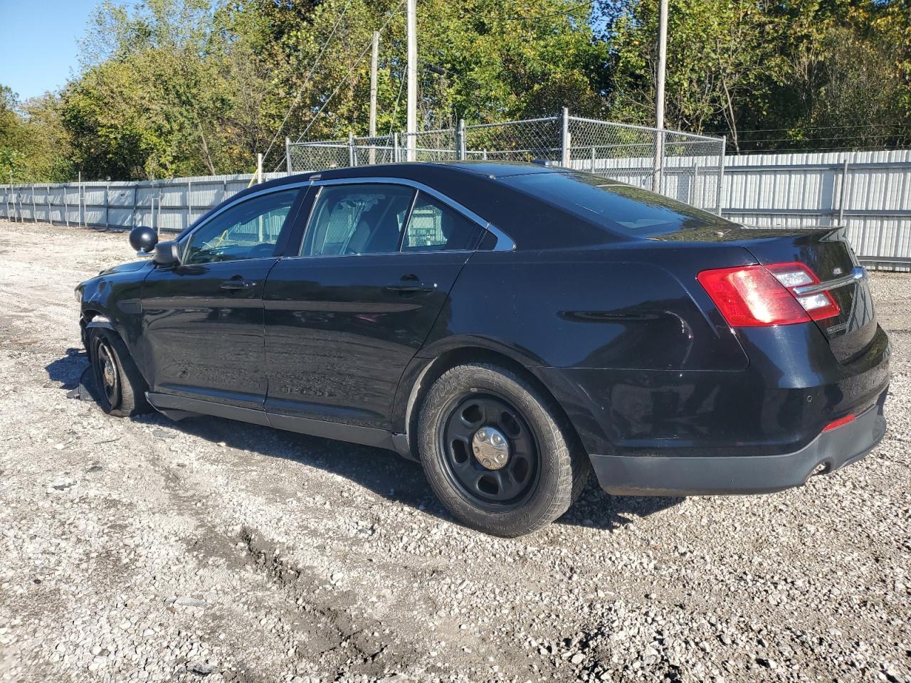 2017 Ford Taurus Police Interceptor - Фото 2