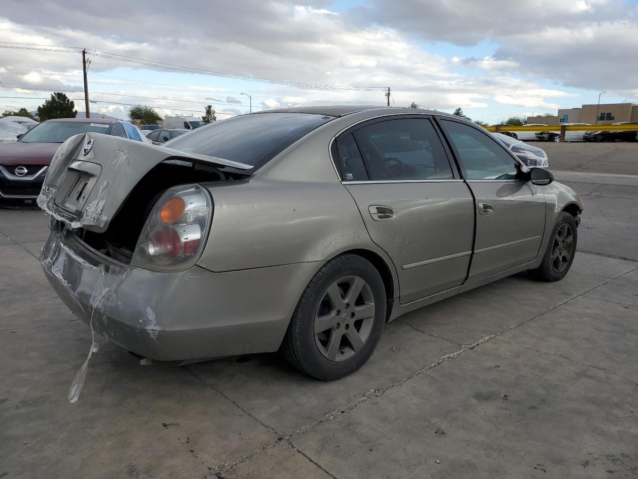 2002 Nissan Altima Base - Фото 3